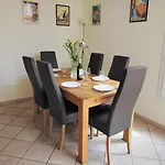 Centre - With Balcony And Stunning Sea View! شقة *