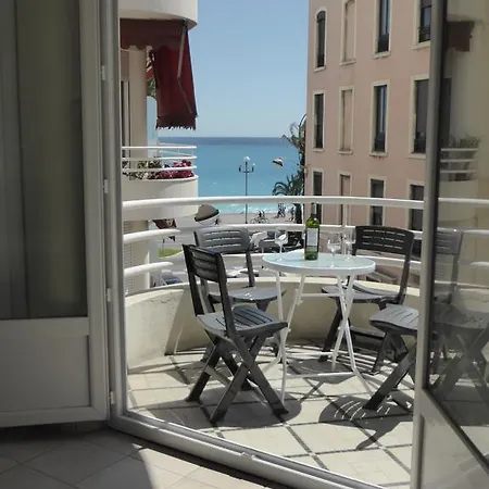 Centre - With Balcony And Stunning Sea View! Nice