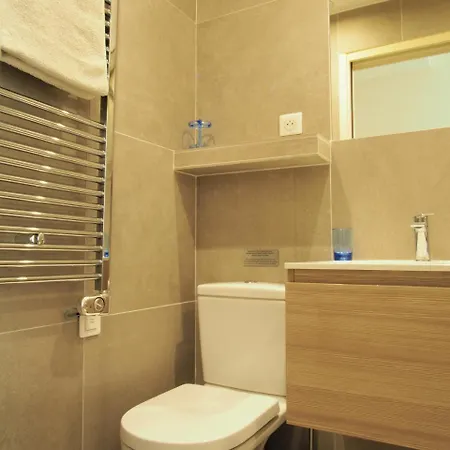 Centre - With Balcony And Stunning Sea View! * Nice