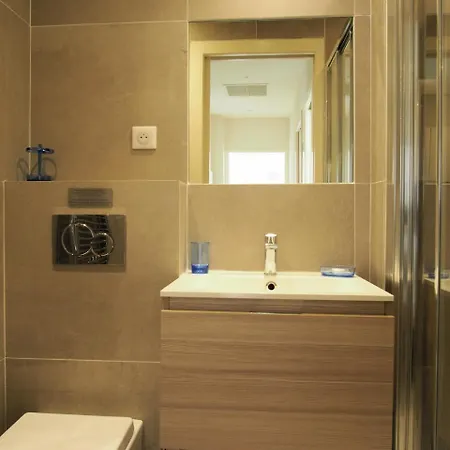 Centre - With Balcony And Stunning Sea View! Apartment *