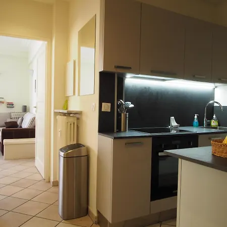 Apartment Centre - With Balcony And Stunning Sea View!