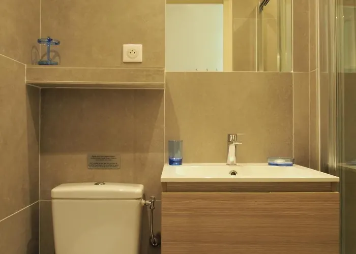 Apartment Centre - With Balcony And Stunning Sea View! Nizza