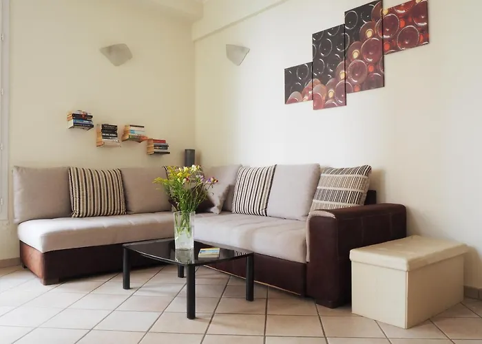 Centre - With Balcony And Stunning Sea View! Nizza
